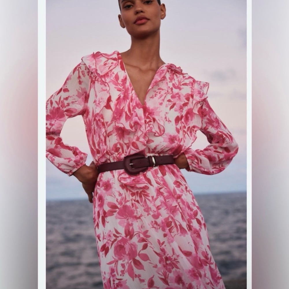 Zara Pink and White Floral Dress comes with belt. NWT